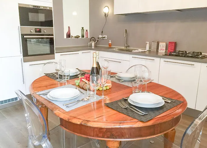 Ca Farnese, Beautiful Big Apartment In Trad Area