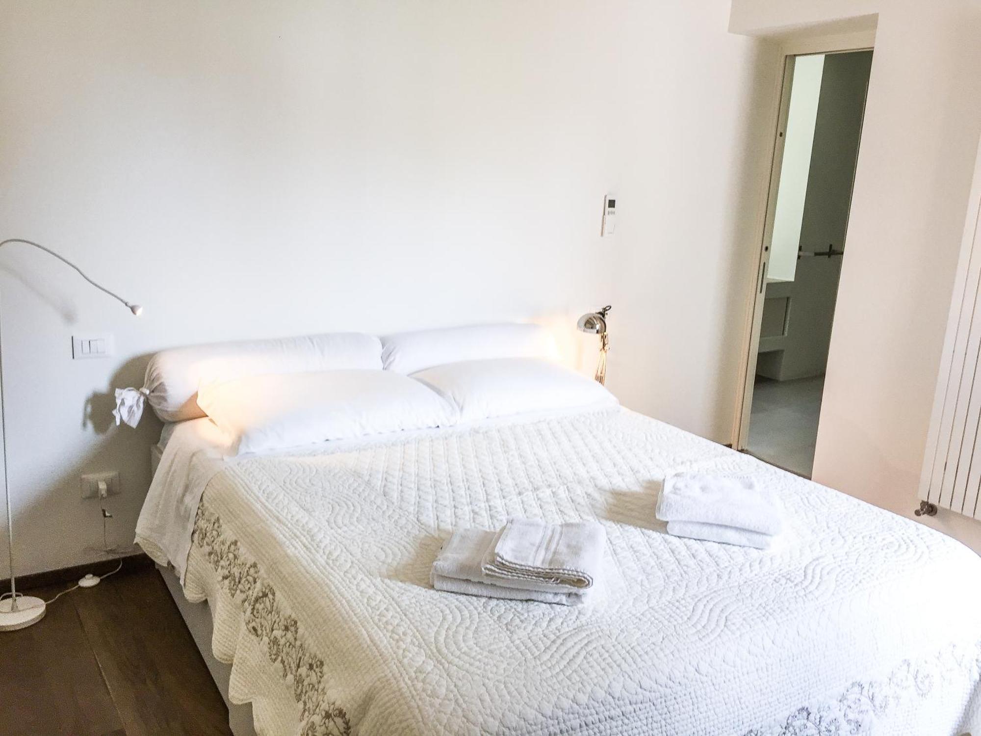 Ca Farnese, Beautiful Big Apartment In Trad Area